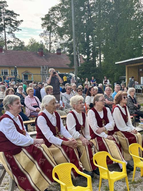 Kuvia Leinmäen kesätorilta 2025